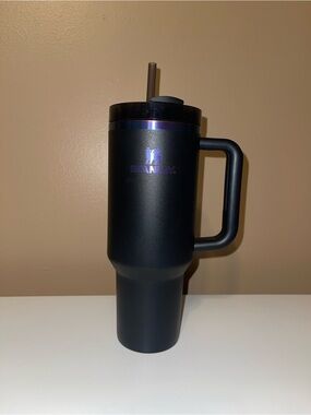 Stanley Black Chroma Quencher H2.0 Flowstate™ Tumbler | 40 OZ